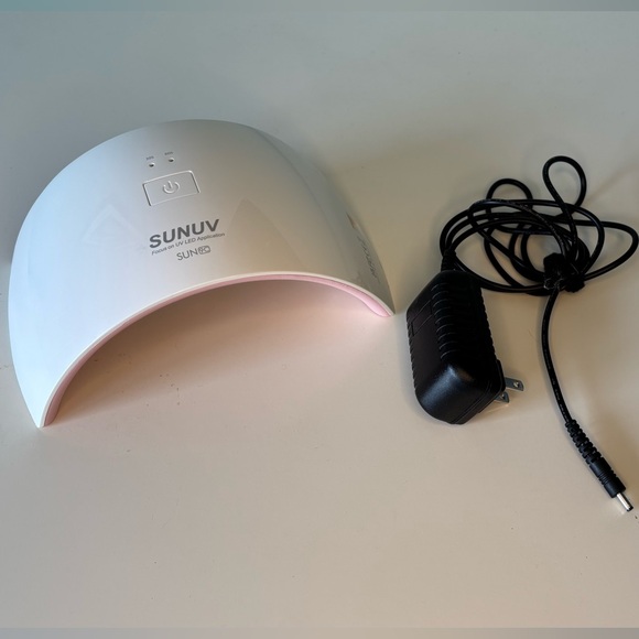 Other - SUNUV White Nail Lamp with Charger